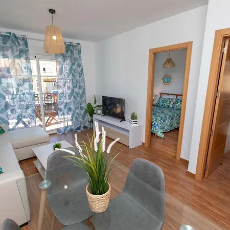 Holidays By The Sea Apartment *